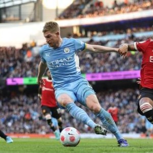 开云-爱游戏-德布劳内多项数据压曼联全队，瓜帅劝他别太无私