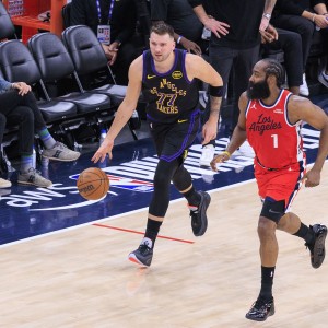 开云-爱游戏-东契奇单场至少46分7板11助且命中8记三分 历史第二人&amp;比肩16哈登