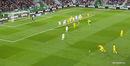 1680393028291094685.gif 巴萨1比0.gif